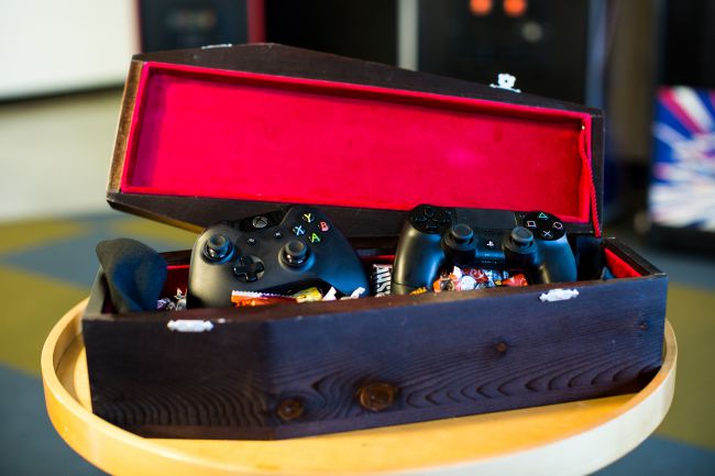 Contrôleur Xbox One vs DualShock 4 : quel est le meilleur pour les jeux sur PC ? Contrôleur Xbox One vs DualShock 4 : quel est le meilleur pour les jeux sur PC ?