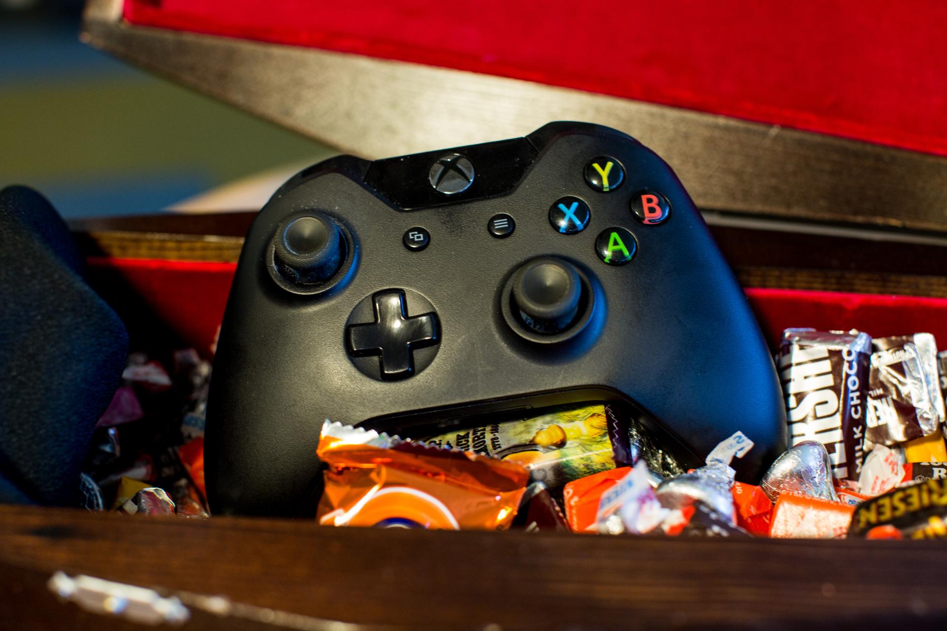 Manette Xbox One contre Manette DualShock 4 : Quelle est la meilleure pour les jeux PC ? Manette Xbox One contre Manette DualShock 4 : Quelle est la meilleure pour les jeux PC ?
