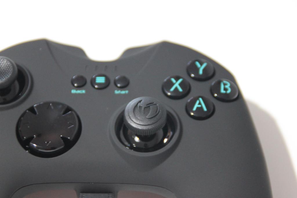 Nacon GC-200WL : Manette sans fil idéale pour jouer sur PC